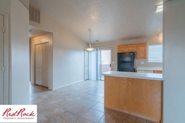 Building Photo - 1178 E 300 S