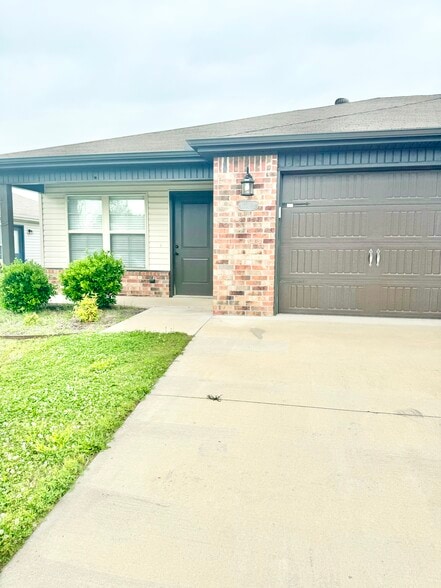 Primary Photo - Haden Holly Station - Duplexes & Townhomes...