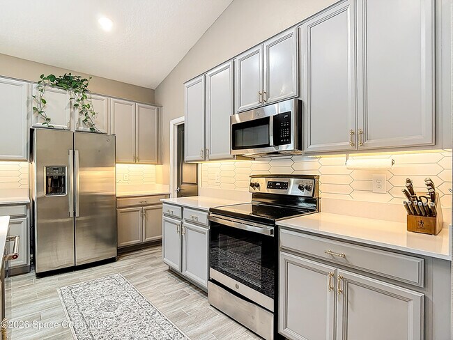 Building Photo - 4471 Holstein St