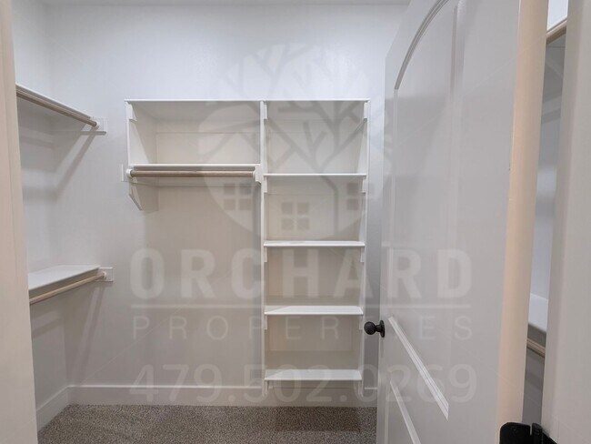 Building Photo - Bella Vista Single-Family Home- 2 Bed/ 2 B...