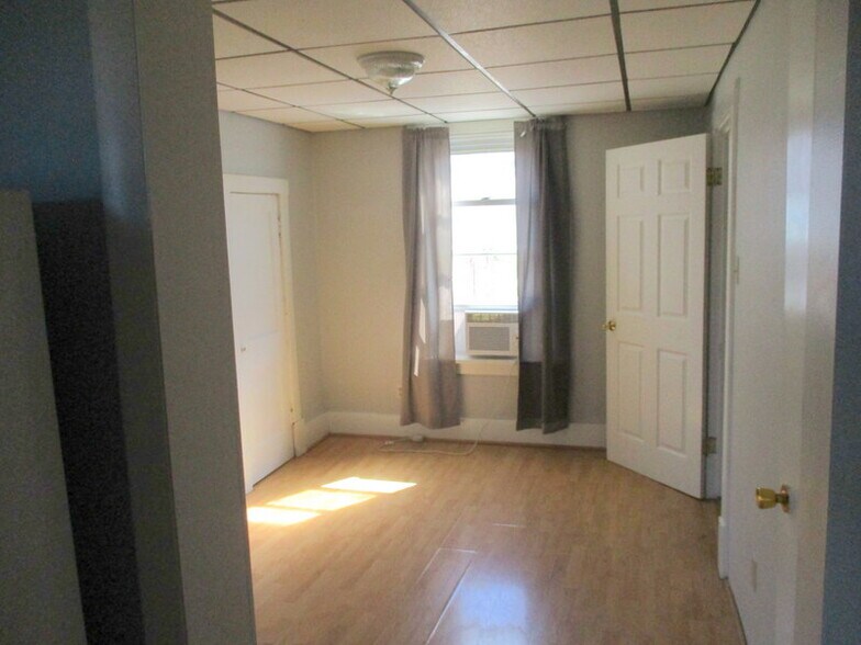 Building Photo - 1111 Lenz Ave