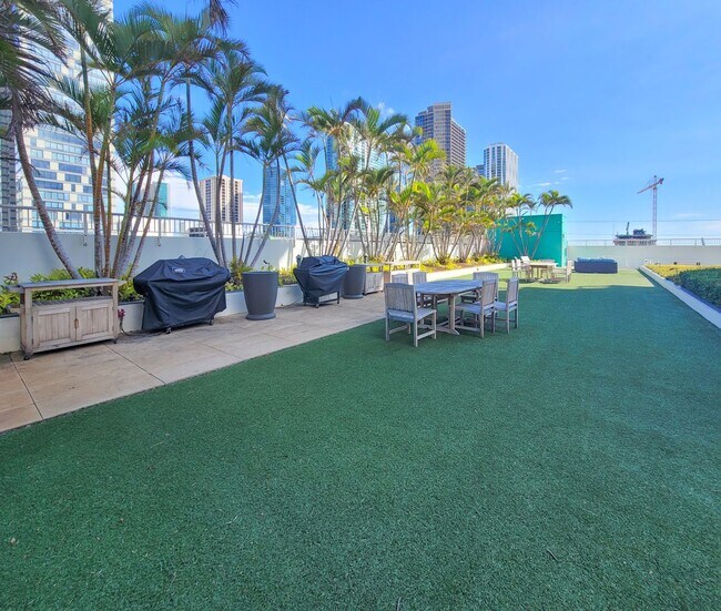 Building Photo - 1BR / 1Bath / 1Pkg - Condo in Kakaako Avai...