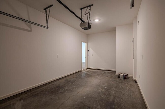 Building Photo - 21 Sweetspire Dr NW