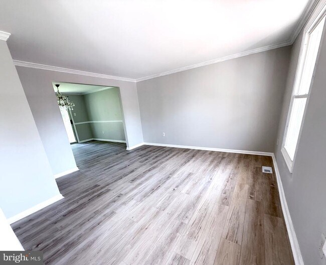 Building Photo - 2 Cinnabar Ct