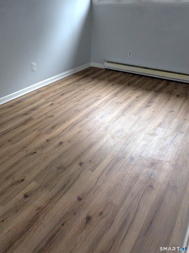 Building Photo - 165 South St