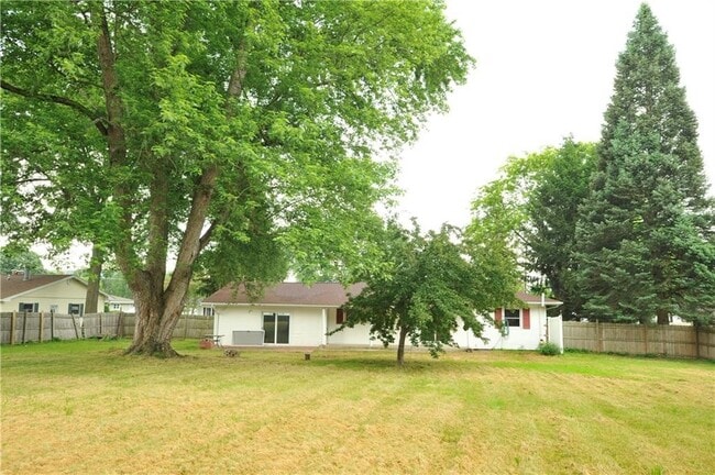 Building Photo - 15 Green Valley Dr