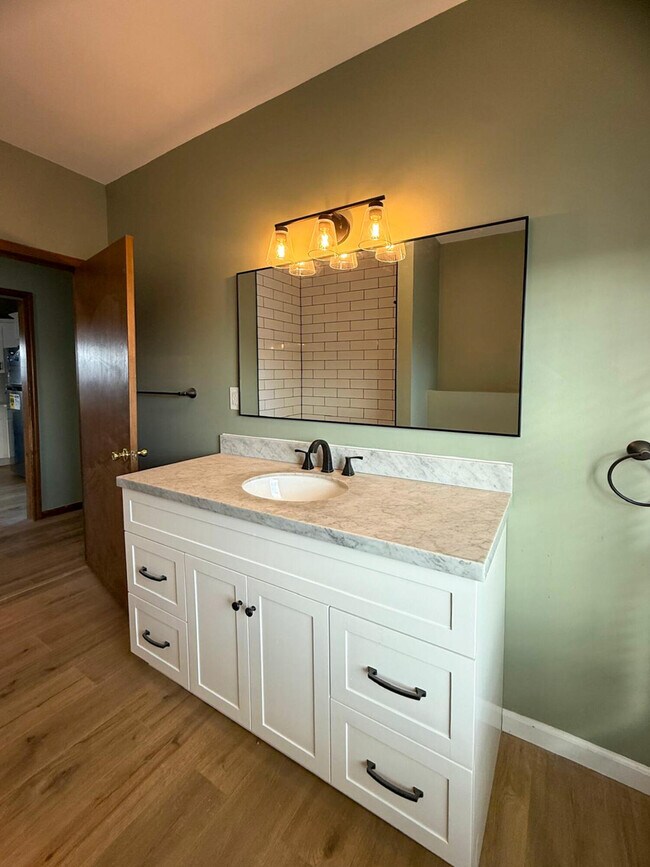 Building Photo - 36465 Main St