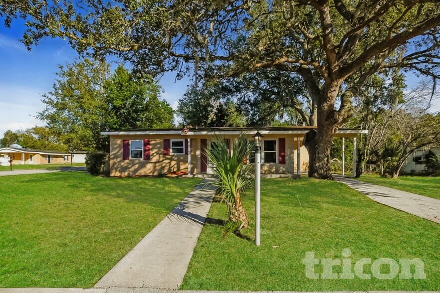 Building Photo - 1481 Falmouth Ave