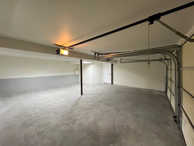 Building Photo - 27 Miles Standish Dr