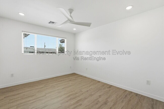 Building Photo - 7314 E Diamond St