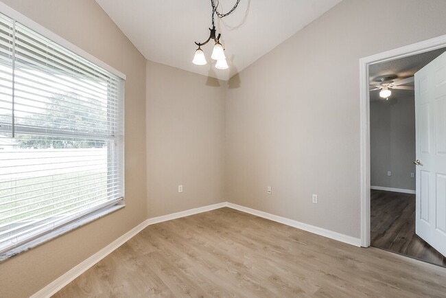 Building Photo - 7134 Summit Dr