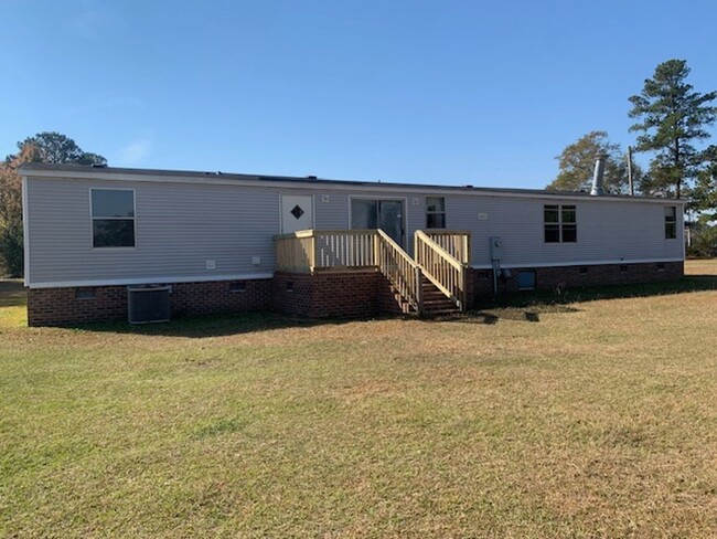 Building Photo - 4-Bedroom 2-Bath Double-Wide Mobile Home