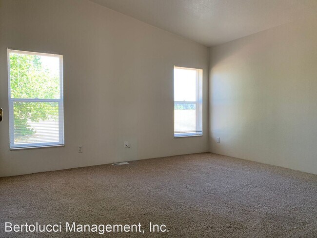 Building Photo - 3 br, 2 bath House - 40505 Hess Rd.