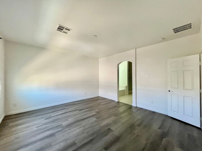 Building Photo - 9493 Alma Ridge Ave
