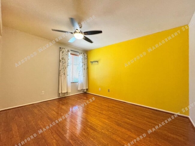 Building Photo - ***MOVE IN SPECIAL: REMODELED 4 BEDROOM HO...