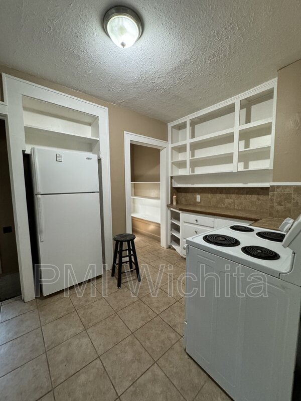 Building Photo - 735 S Grove St