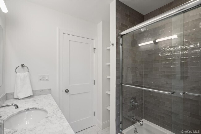 Building Photo - 11 Orchard Ave