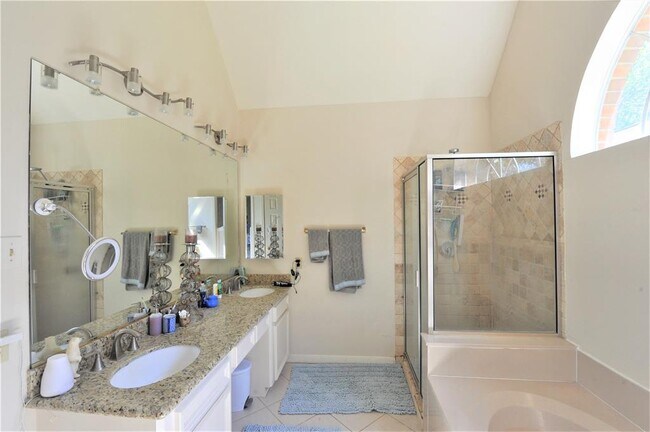Building Photo - 1711 S Medio River Cir