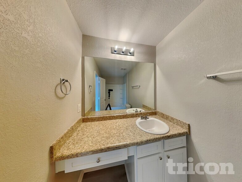 Building Photo - 10938 Wheeler Trce