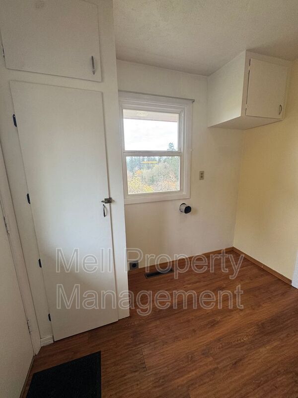 Building Photo - 2492 E Pickering Rd