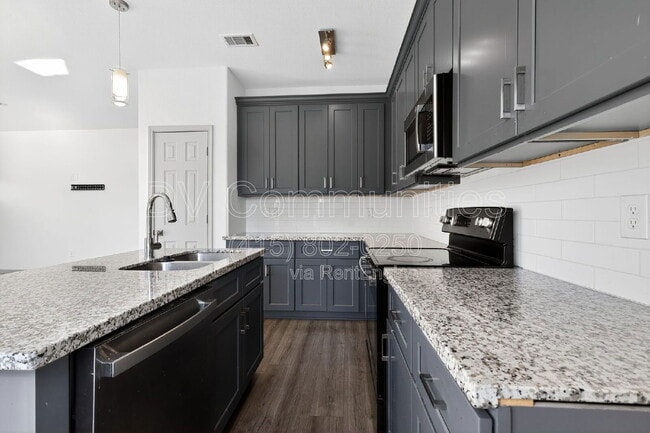 Building Photo - 4423 Brinkley St