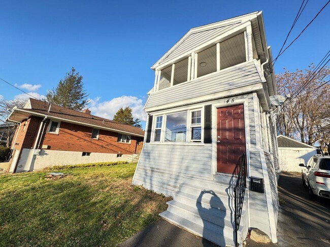 Building Photo - 145 Division St