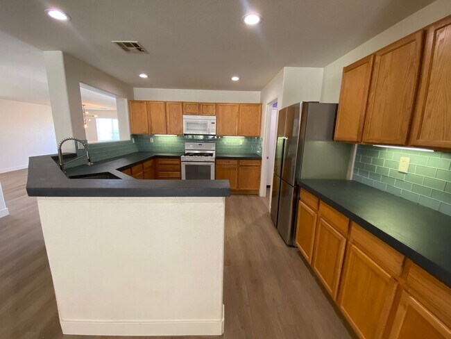 Building Photo - 36645 Quito Way