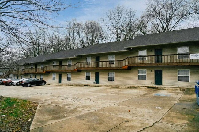 Primary Photo - Holloway Street Apartments