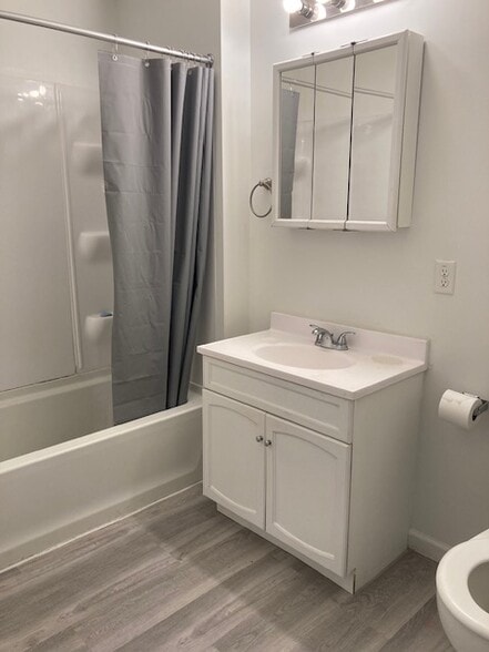 Building Photo - 406 Yund St