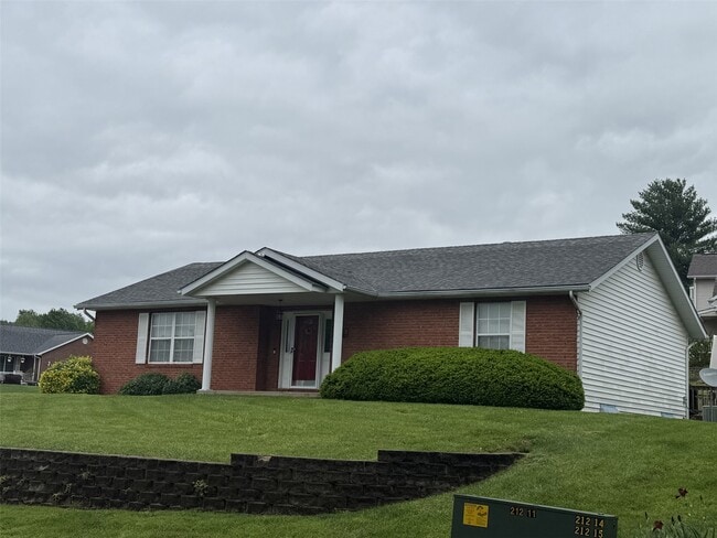 Building Photo - 102 S Riebeling St