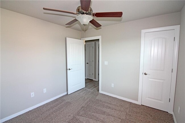 Building Photo - 310 Sullivans Wy