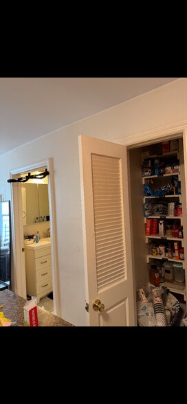 Building Photo - 495 S 18th St