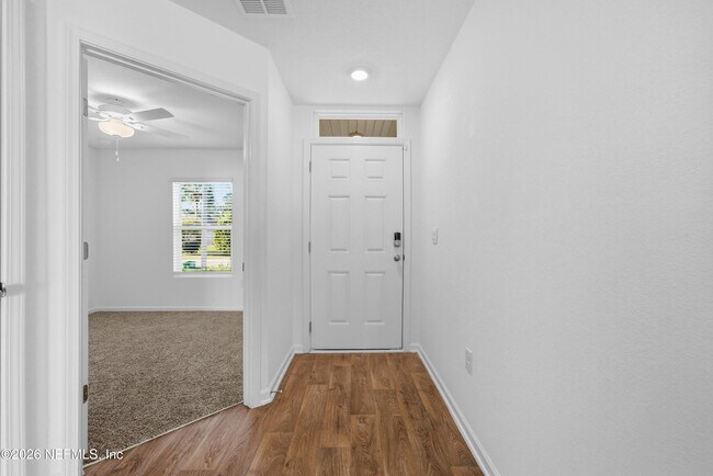 Building Photo - 67 Rose Dr