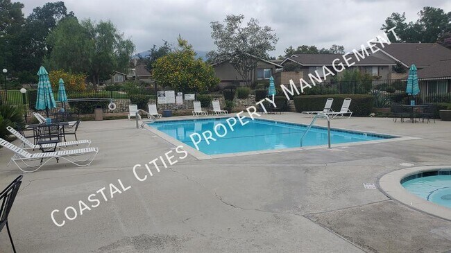 Building Photo - 1696 Carmel Cir E