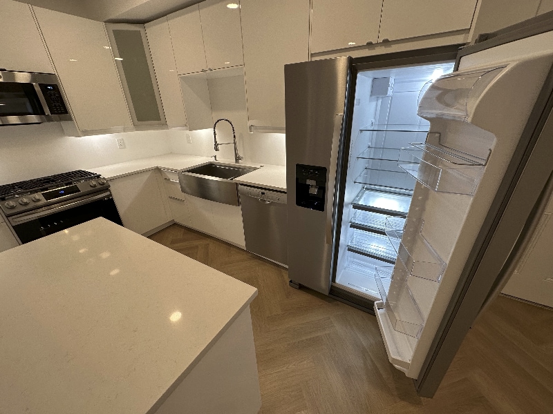 Building Photo - 1119 Poinsettia Dr