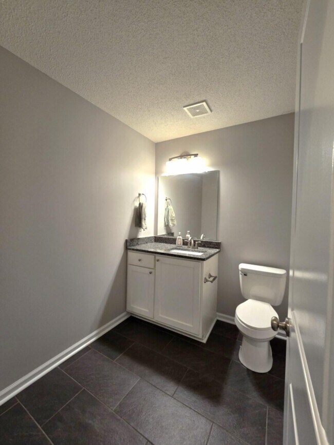 Building Photo - 810 Slidingrock Ln