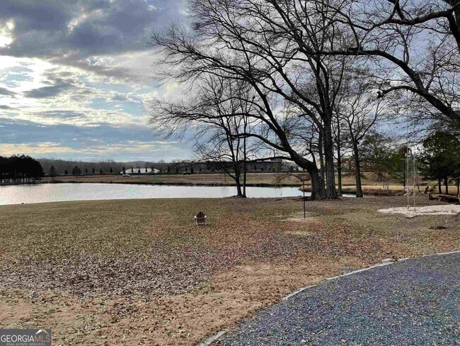 Building Photo - 460 Heatherden Ave