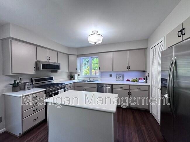 Building Photo - 42098 Banbury Rd