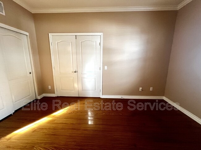 Building Photo - 750 Broadway