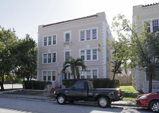 Primary Photo - 244 NE 28th St