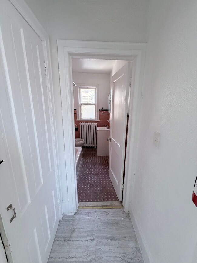 Building Photo - 659 Stuyvesant Ave