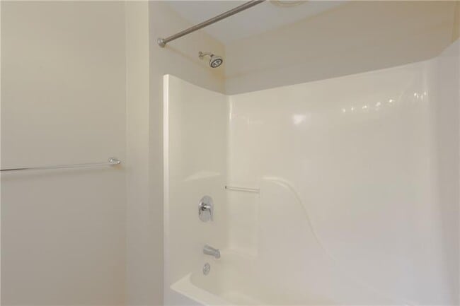 Building Photo - 2810 Sarah St