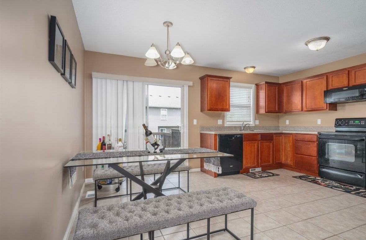 Dining area - 510 Beechwood Ct