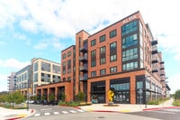 Building Photo - Alba