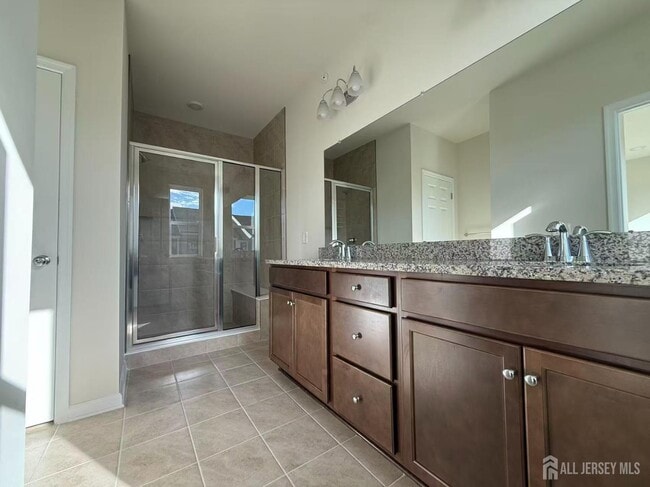 Building Photo - 616 Sadie Cir