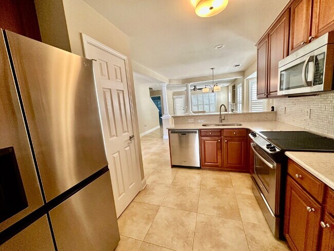 Building Photo - Charming Two Bedroom Home in Pinecrest!