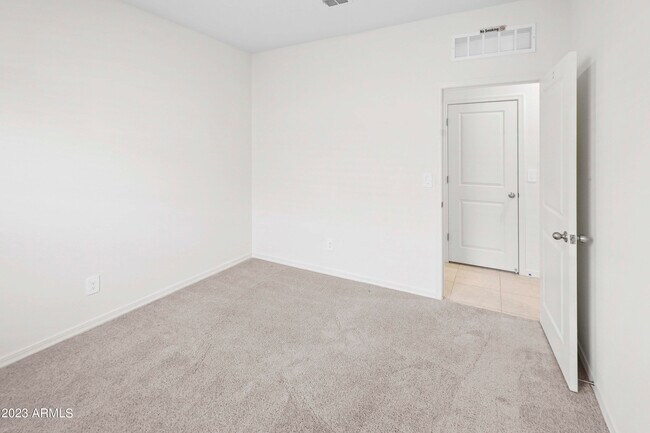 Building Photo - 5733 W Coplen Farms Rd