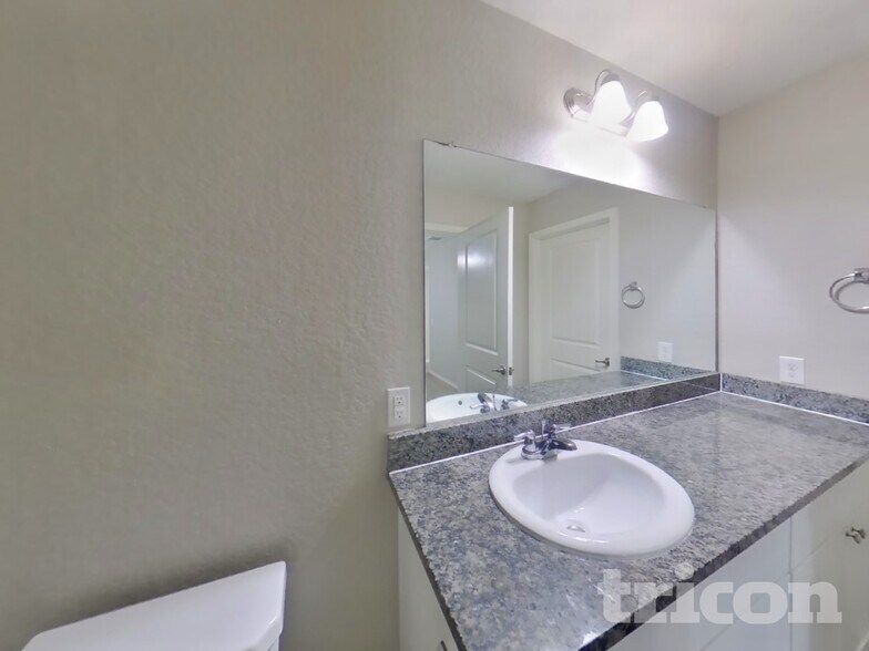 Building Photo - 6815 Hibiscus Falls