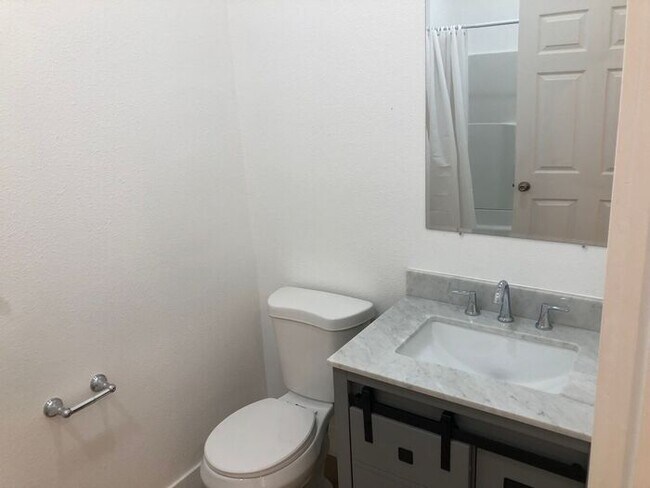 Building Photo - Two Story Home - 7 Bedrooms and 4 Bathroom...