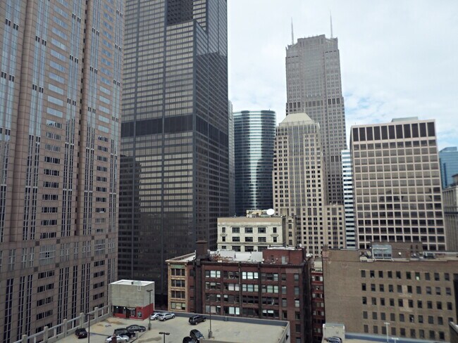 Building Photo - 235 W Van Buren St